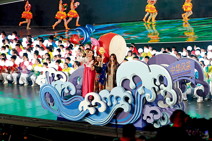 2019年 5月 15日,亚洲文化嘉年华活动在北京“鸟巢”举行,这是交响互动大合唱《我们的亚细亚》  2019年 5月 15日,亚洲文化嘉年华活动在北京“鸟巢”举行,这是交响互动大合唱《我们的亚细亚》