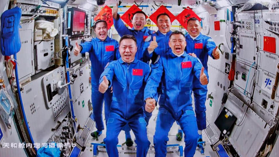 神舟二十号3名航天员顺利进驻中国空间站